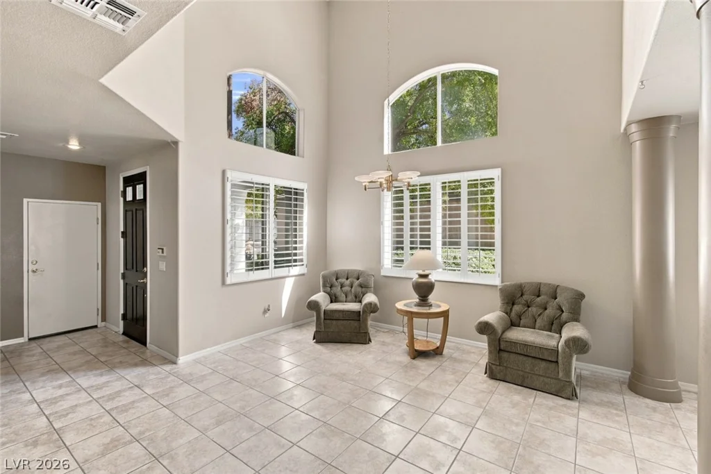 9425 San Laguna, Las Vegas, NV 89134