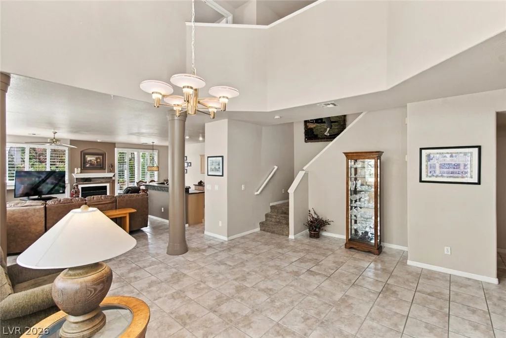9425 San Laguna, Las Vegas, NV 89134