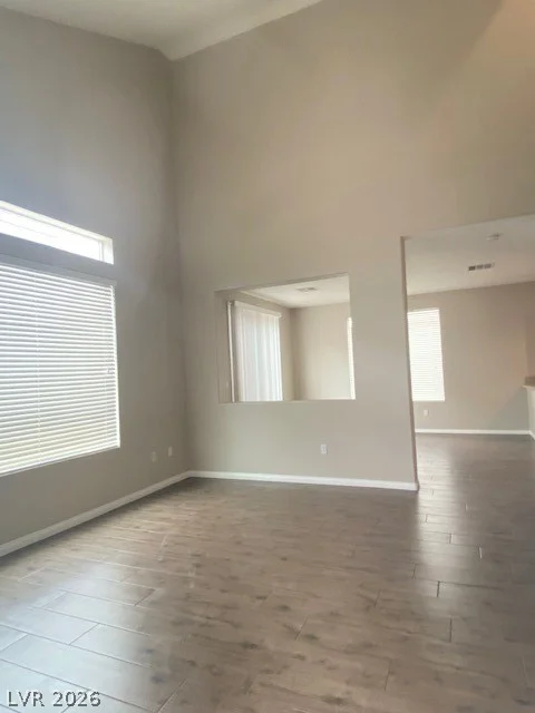 6269 Glimmering Light, Las Vegas, NV 89139
