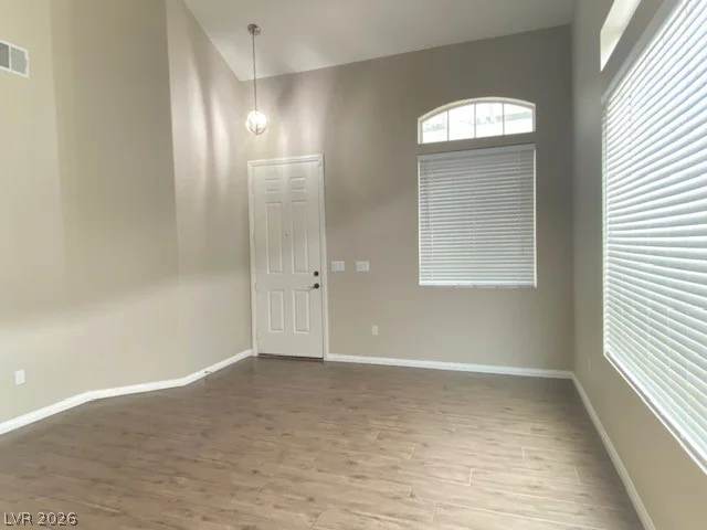 6269 Glimmering Light, Las Vegas, NV 89139