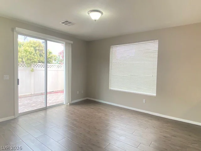 6269 Glimmering Light, Las Vegas, NV 89139