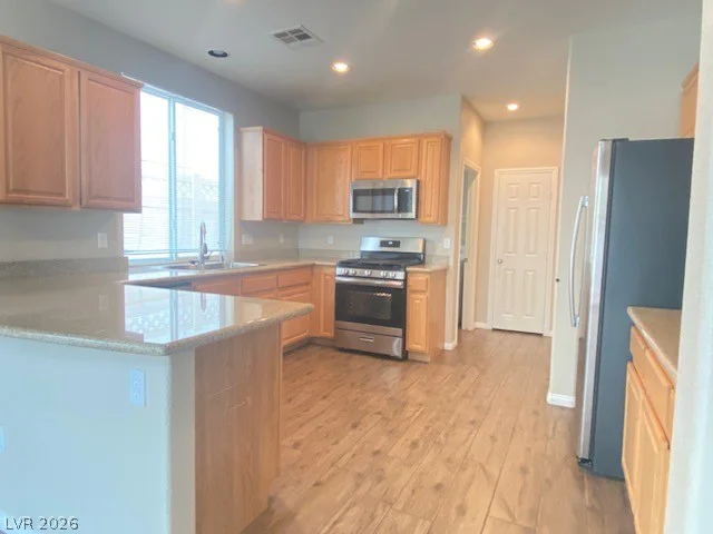 6269 Glimmering Light, Las Vegas, NV 89139