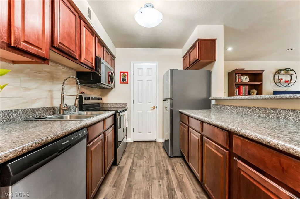 2451 Rainbow, Las Vegas, NV 89108