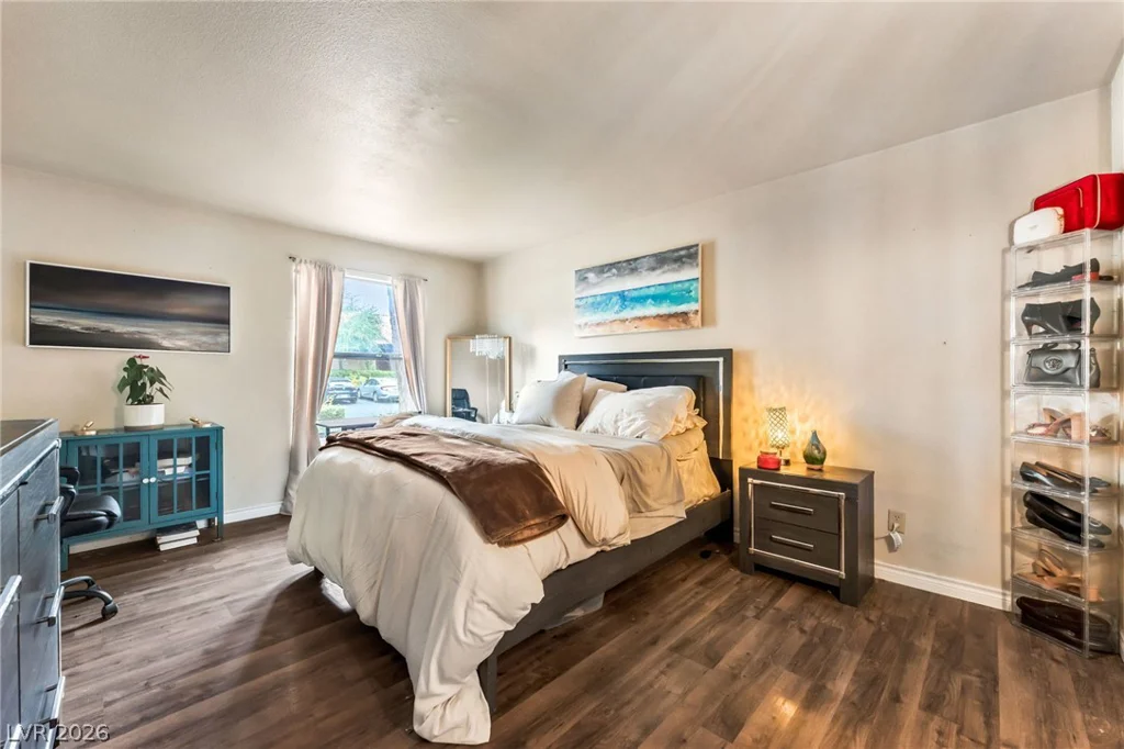 2451 Rainbow, Las Vegas, NV 89108