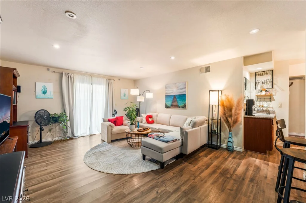 2451 Rainbow, Las Vegas, NV 89108