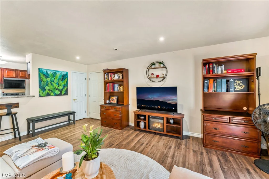 2451 Rainbow, Las Vegas, NV 89108