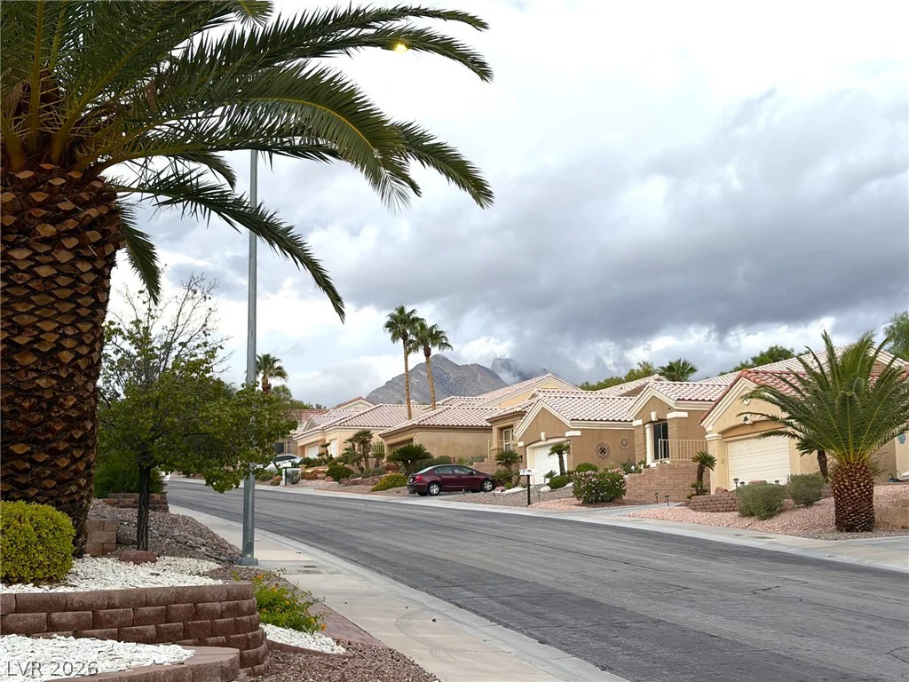 10709 Dover Creek, Las Vegas, NV 89134