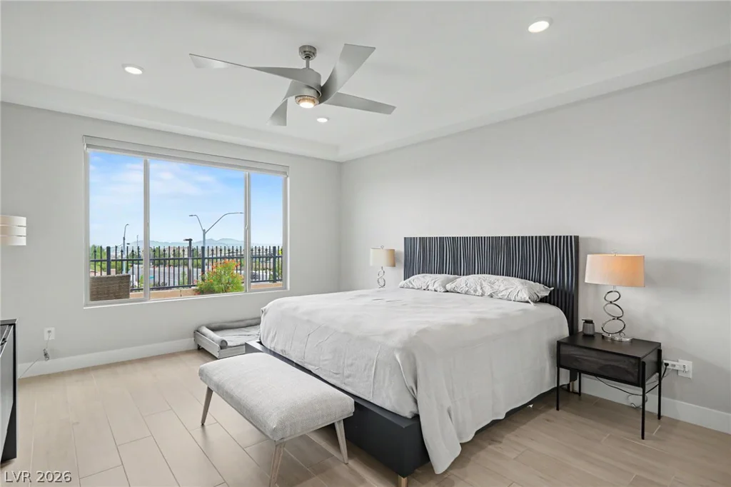 6412 Belgrossa Bend, Las Vegas, NV 89166
