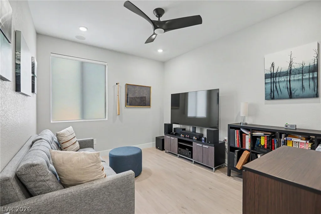 6412 Belgrossa Bend, Las Vegas, NV 89166