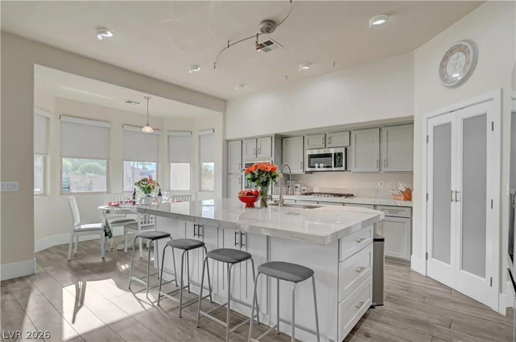 135 Mesa Verde, Las Vegas, NV 89123