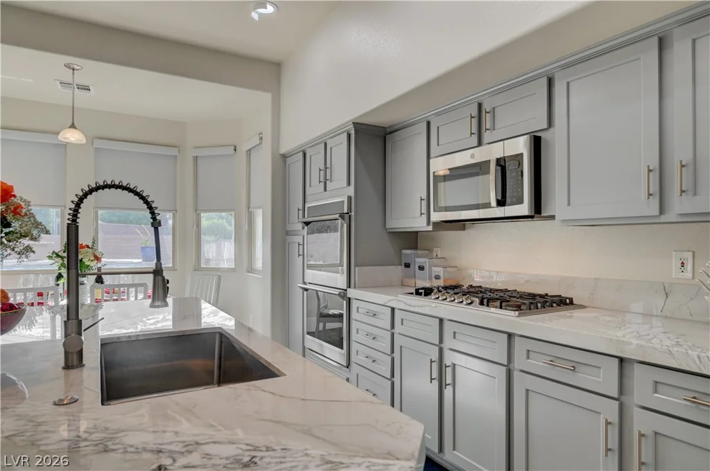 135 Mesa Verde, Las Vegas, NV 89123