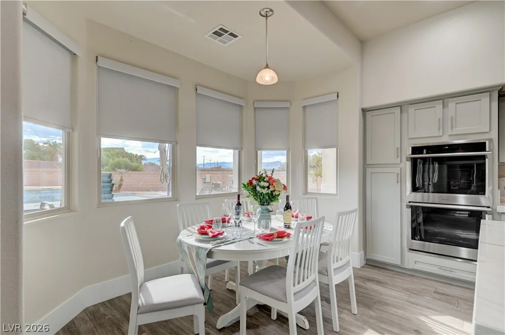 135 Mesa Verde, Las Vegas, NV 89123