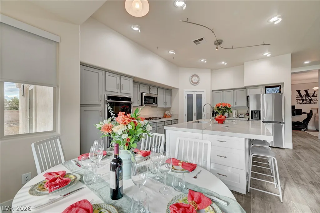 135 Mesa Verde, Las Vegas, NV 89123