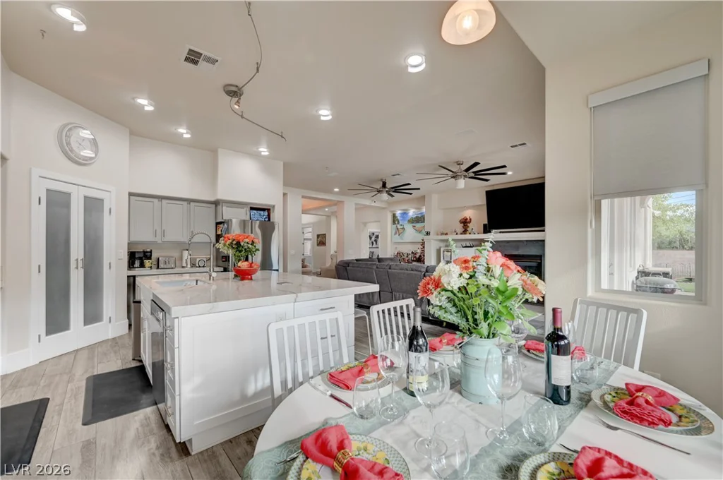135 Mesa Verde, Las Vegas, NV 89123