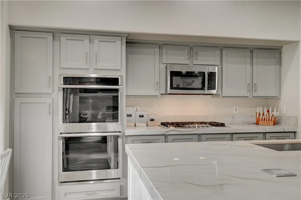 135 Mesa Verde, Las Vegas, NV 89123