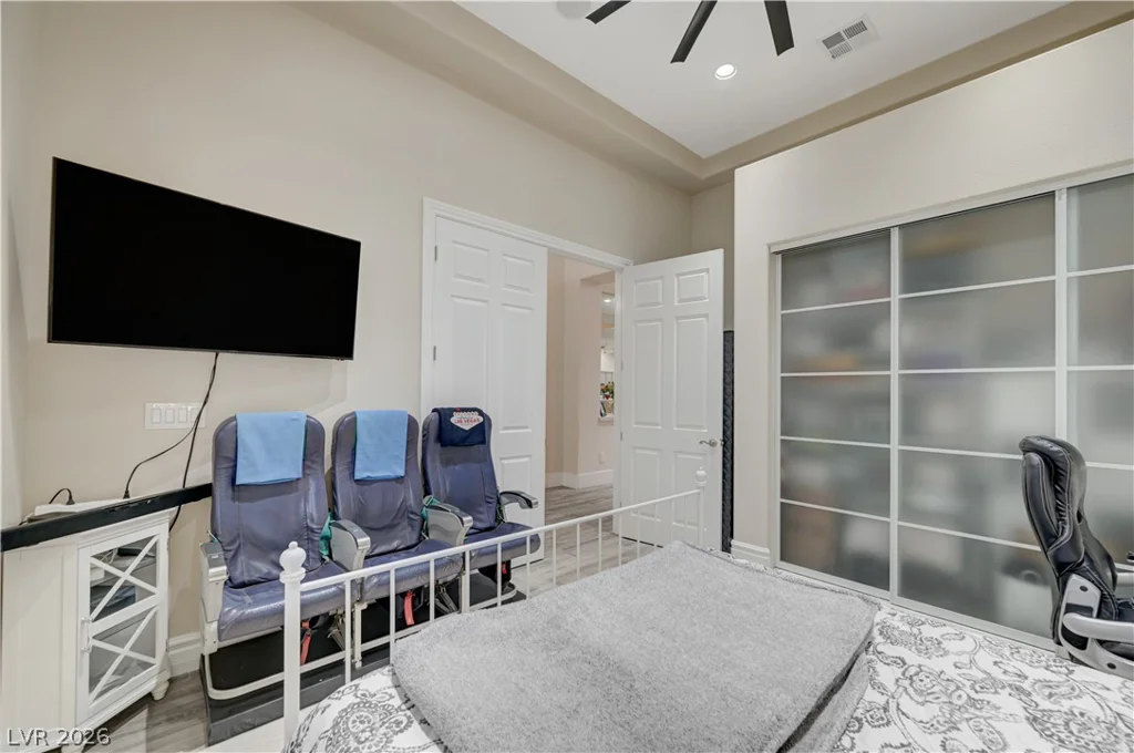 135 Mesa Verde, Las Vegas, NV 89123