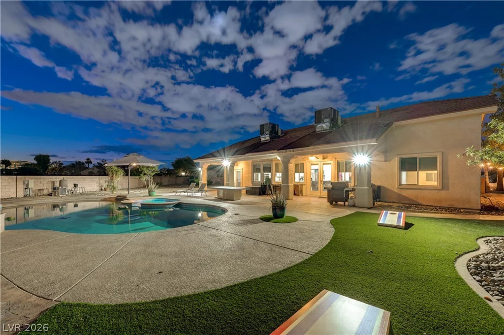 135 Mesa Verde, Las Vegas, NV 89123