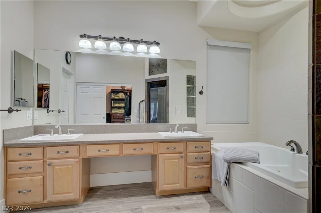 135 Mesa Verde, Las Vegas, NV 89123