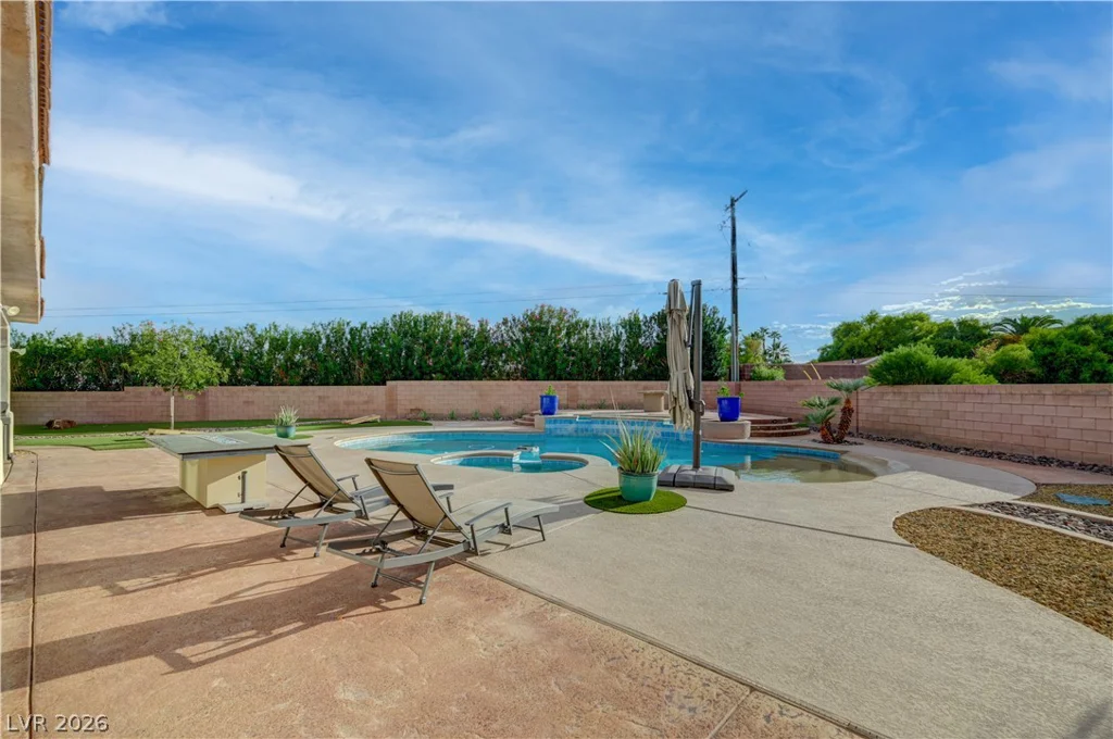 135 Mesa Verde, Las Vegas, NV 89123