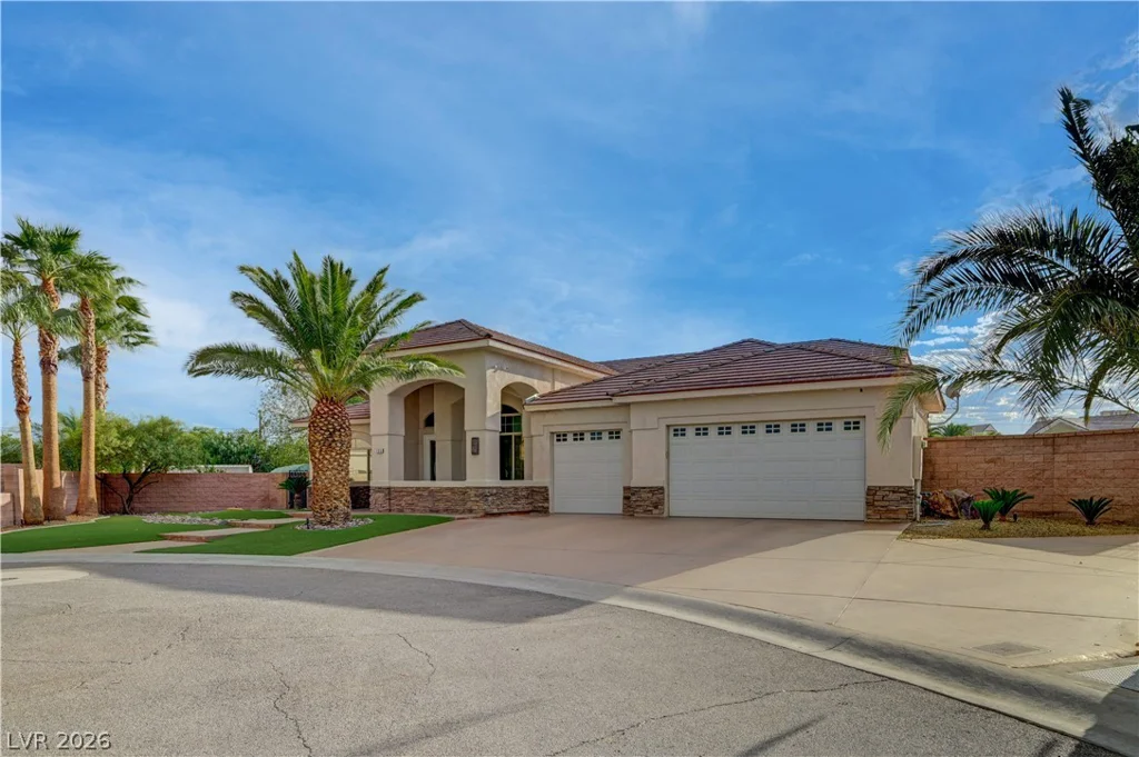 135 Mesa Verde, Las Vegas, NV 89123