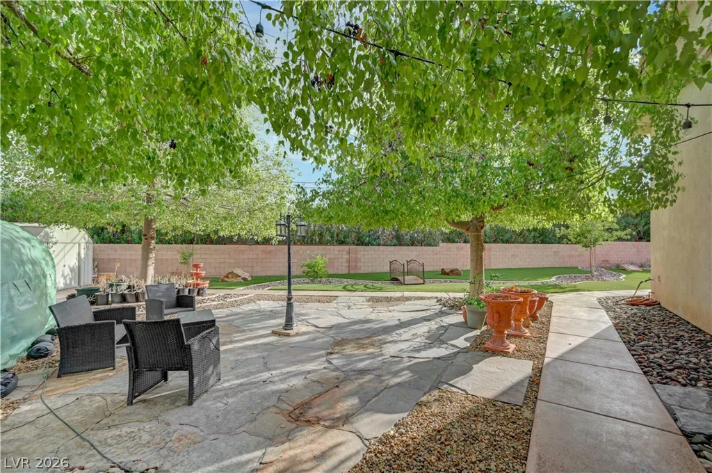 135 Mesa Verde, Las Vegas, NV 89123