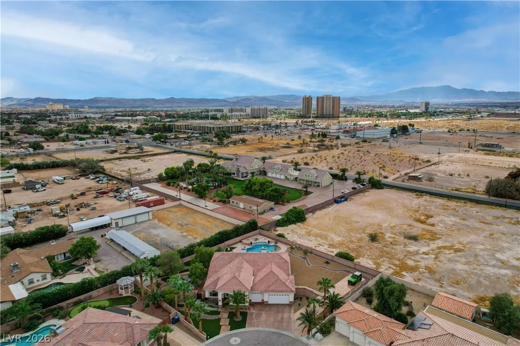 135 Mesa Verde, Las Vegas, NV 89123