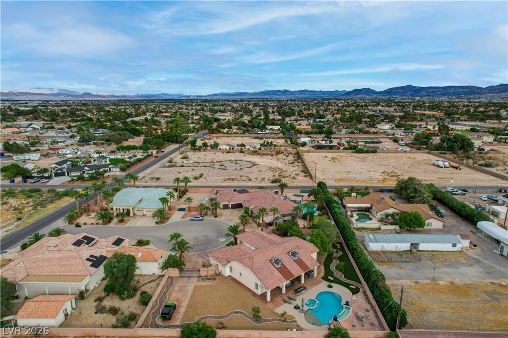 135 Mesa Verde, Las Vegas, NV 89123