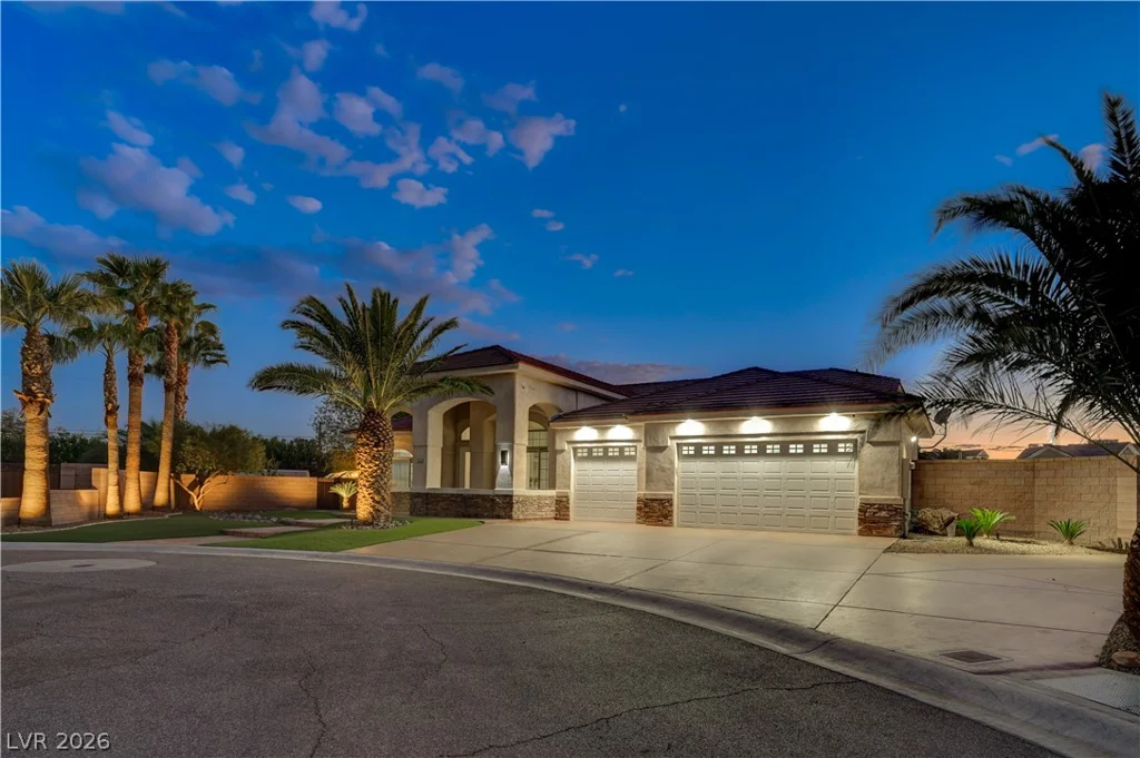 135 Mesa Verde, Las Vegas, NV 89123