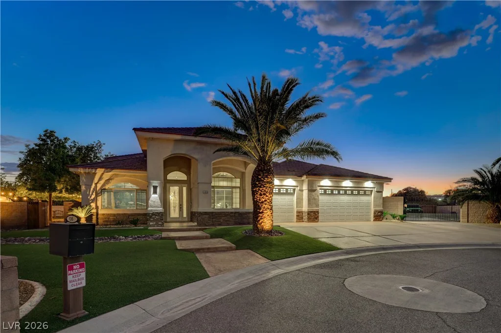 135 Mesa Verde, Las Vegas, NV 89123
