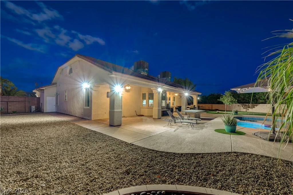 135 Mesa Verde, Las Vegas, NV 89123