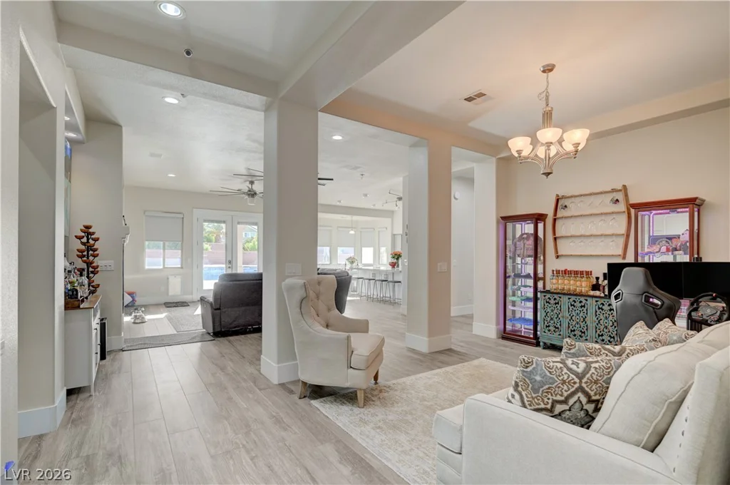 135 Mesa Verde, Las Vegas, NV 89123