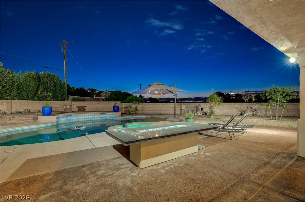 135 Mesa Verde, Las Vegas, NV 89123