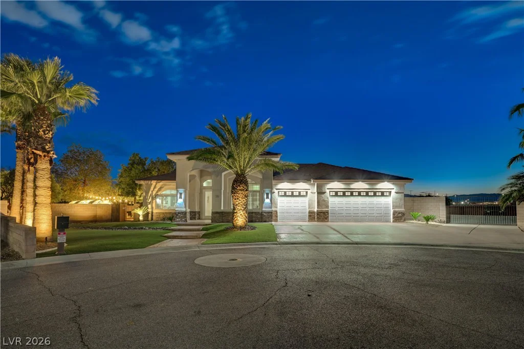 135 Mesa Verde, Las Vegas, NV 89123
