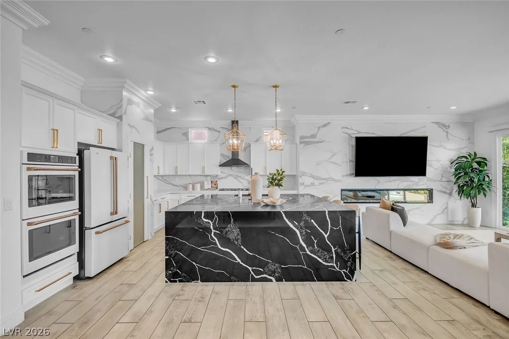 905 Cantura Mills, Henderson, NV 89052