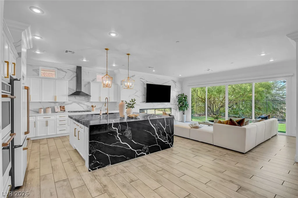 905 Cantura Mills, Henderson, NV 89052