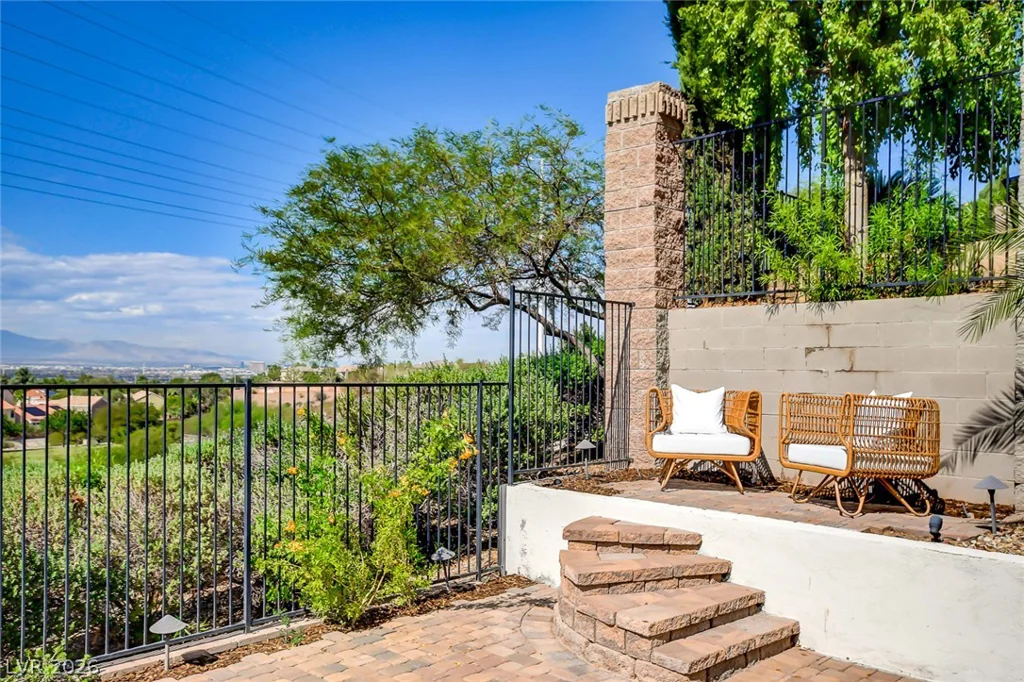 905 Cantura Mills, Henderson, NV 89052
