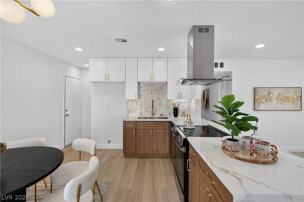 708 Van Ert, North Las Vegas, NV 89030