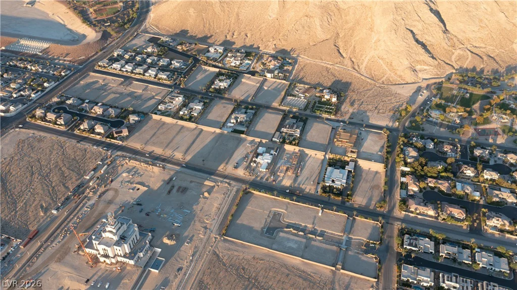 4195 Grand Canyon, Las Vegas, NV 89129