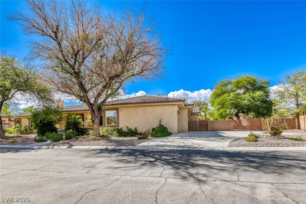 7285 Tara, Las Vegas, NV 89117