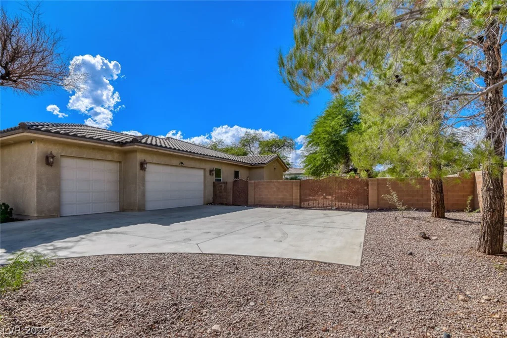 7285 Tara, Las Vegas, NV 89117