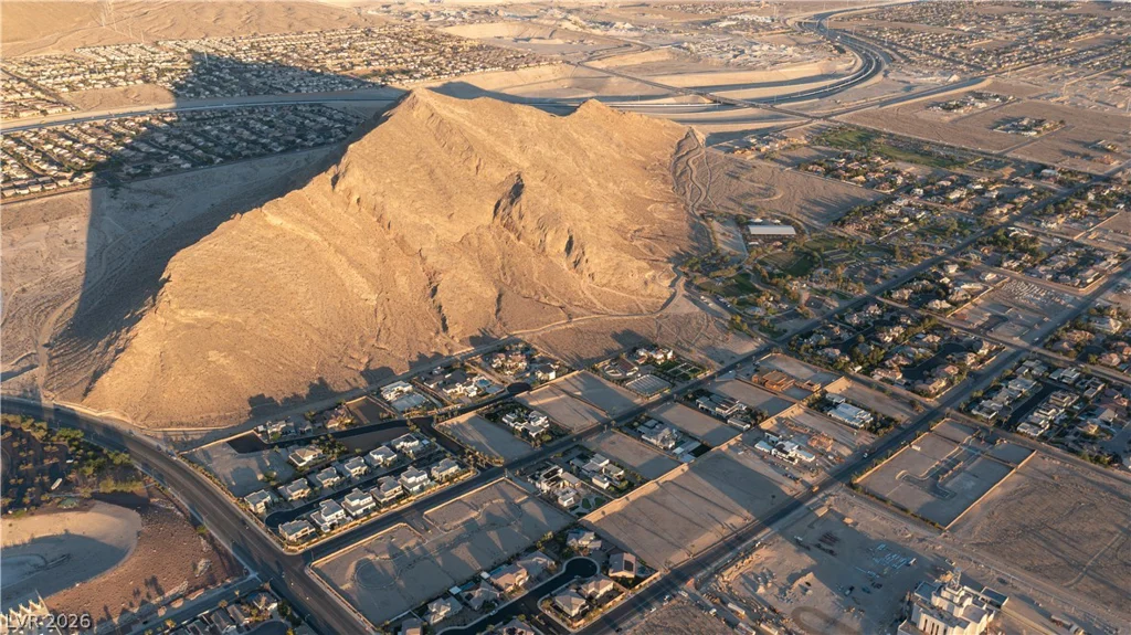 4240 Jensen, Las Vegas, NV 89129