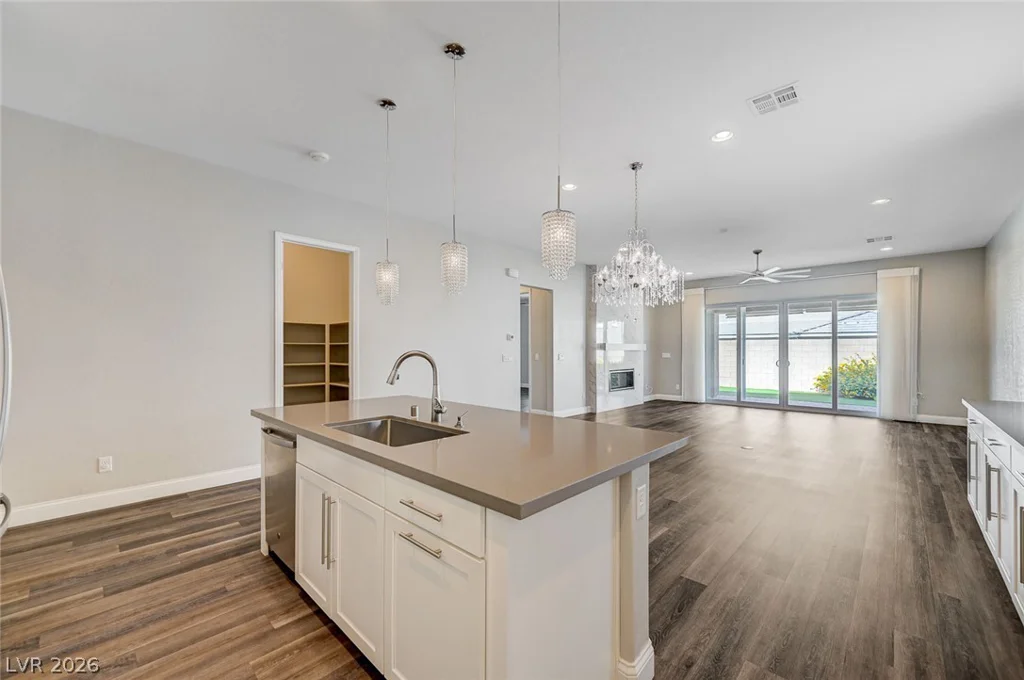 10160 Ocher Valley, Las Vegas, NV 89178