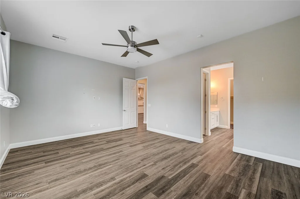 10160 Ocher Valley, Las Vegas, NV 89178
