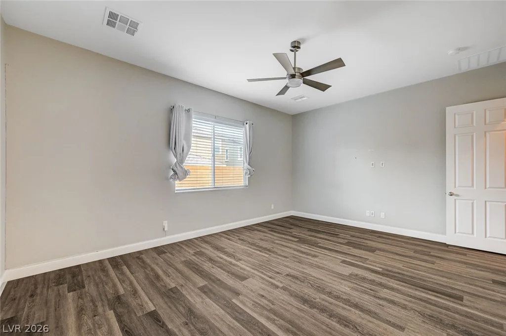 10160 Ocher Valley, Las Vegas, NV 89178