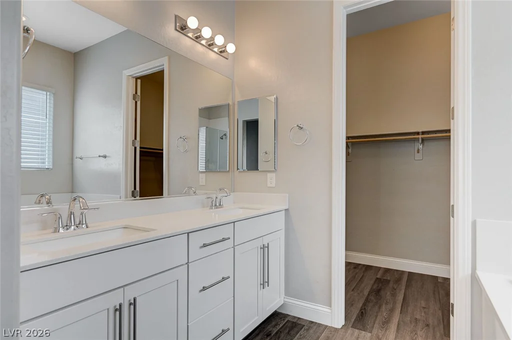 10160 Ocher Valley, Las Vegas, NV 89178