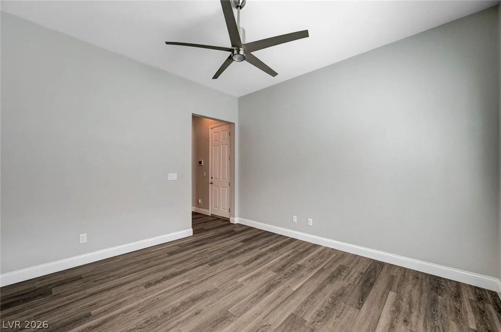 10160 Ocher Valley, Las Vegas, NV 89178