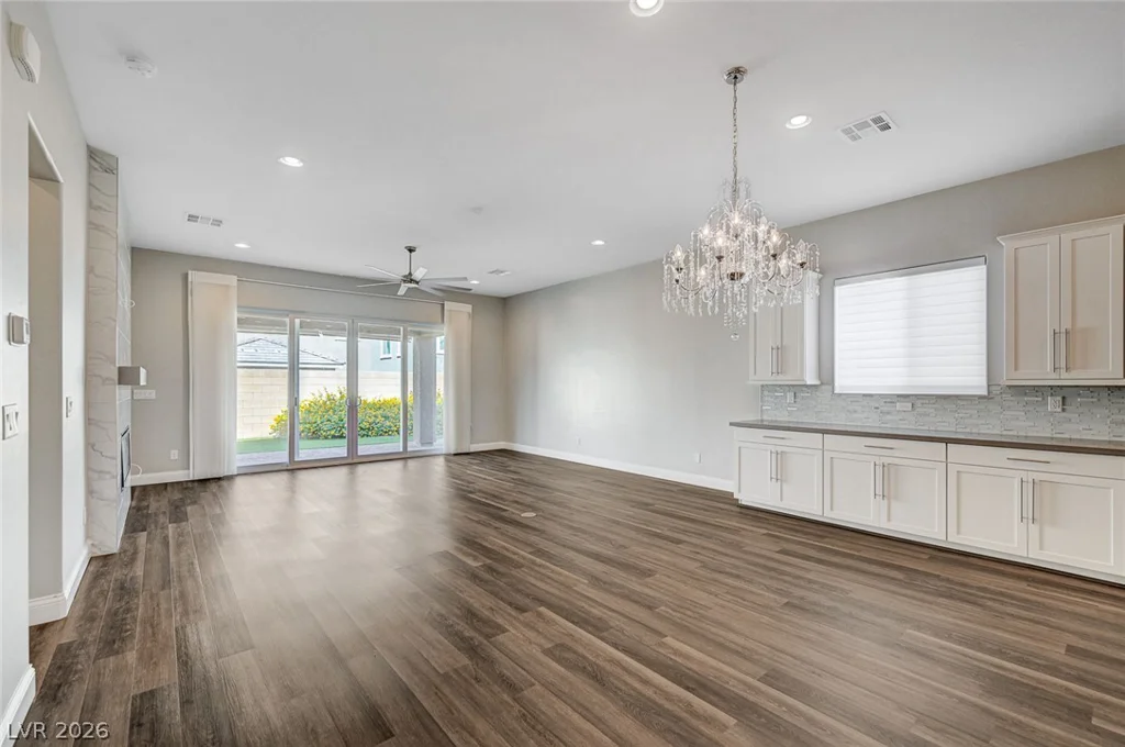10160 Ocher Valley, Las Vegas, NV 89178