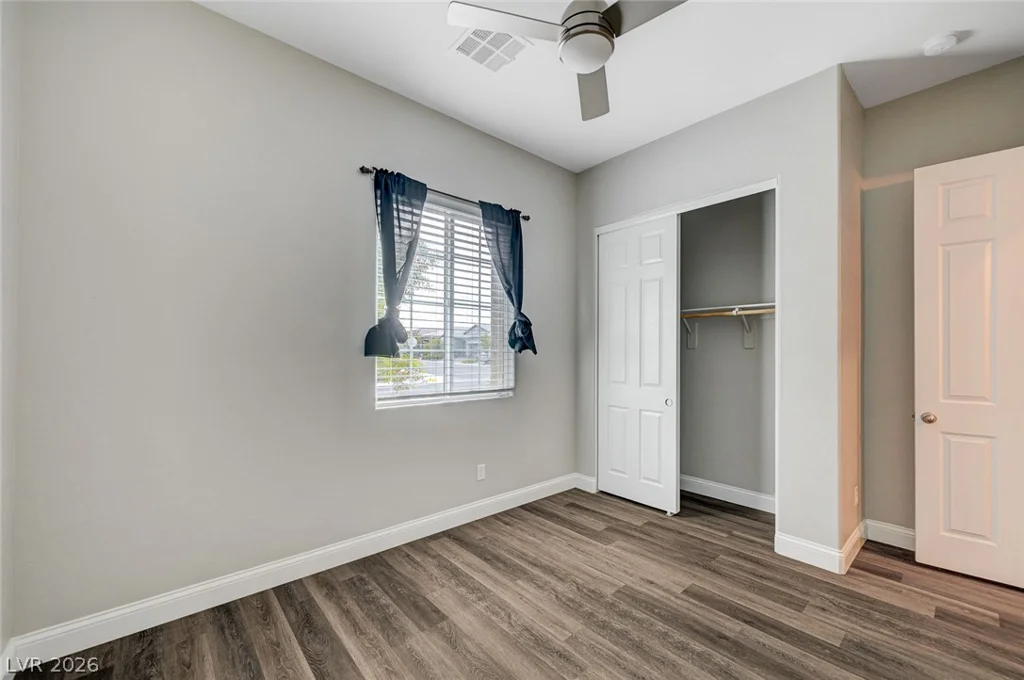 10160 Ocher Valley, Las Vegas, NV 89178