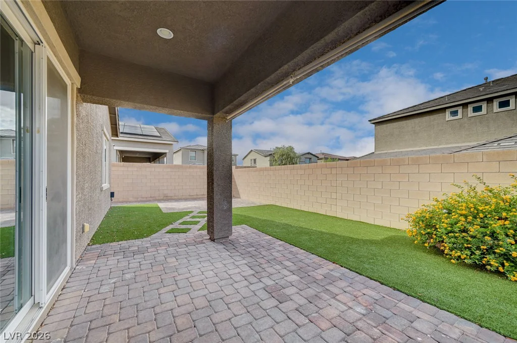 10160 Ocher Valley, Las Vegas, NV 89178