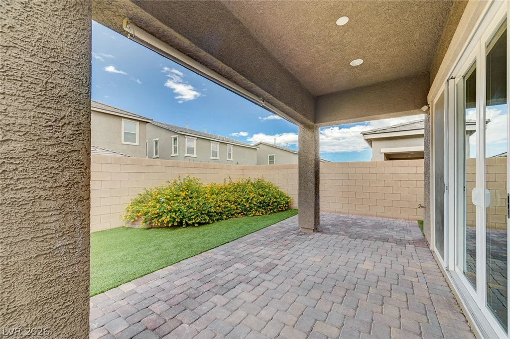 10160 Ocher Valley, Las Vegas, NV 89178